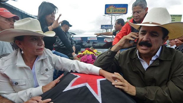 Xiomara Castro e Manuel Zelaya em imagem de arquivo (Foto: GETTY IMAGES via BBC NEWS)