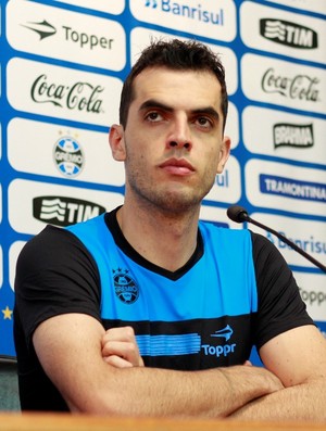 Rhodolfo treina, mas deve desfalcar o Grêmio por mais uma rodada
