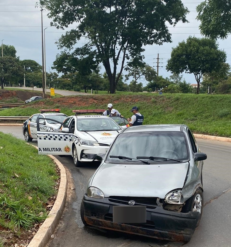 Preso em saída temporária fura blitz no DF, pega 'carona' em ônibus e é preso pela polícia  — Foto: PMDF/Divulgação
