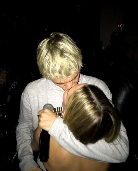 Justin Bieber comemora aniversário ao lado da mulher, Hailey (Foto: Reprodução Instagram)