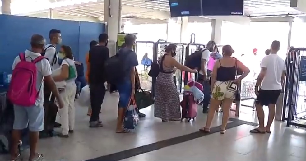 Rodoviária de Natal tem manhã movimentada na véspera de Natal — Foto: Reprodução/Inter TV Cabugi