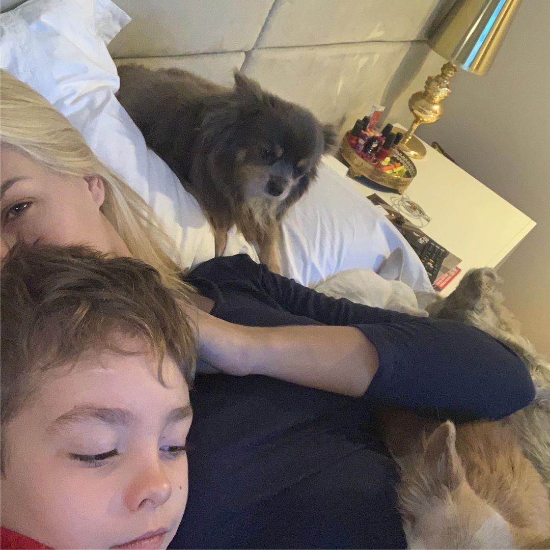 Ana Hickmann mostra aconchego com filho e pets (Foto: Instagram/ Reprodução)