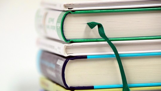Mercado editorial tem recuo puxado por  livros escolares 