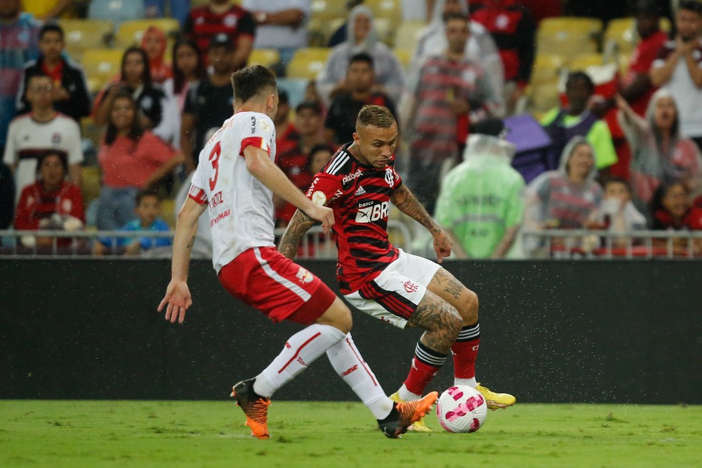 Cebolinha atuando com a camisa do Flamengo no Maracan&atilde;  &mdash; Foto: Gilvan de Souza / Flamengo