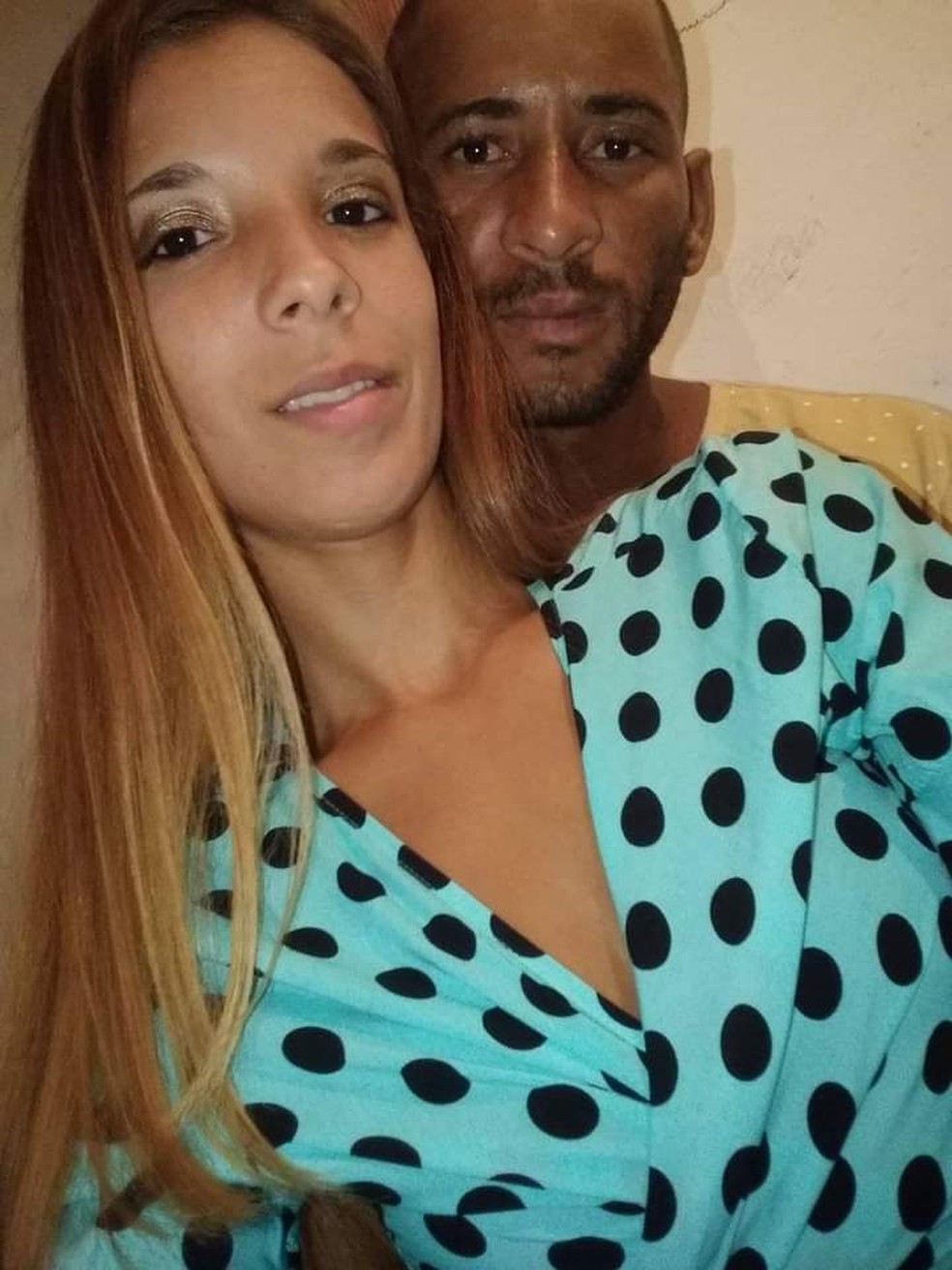 Letícia com Flávio: testemunhas viram quando ele a agrediu e a golpeou  — Foto: Reprodução/Redes sociais
