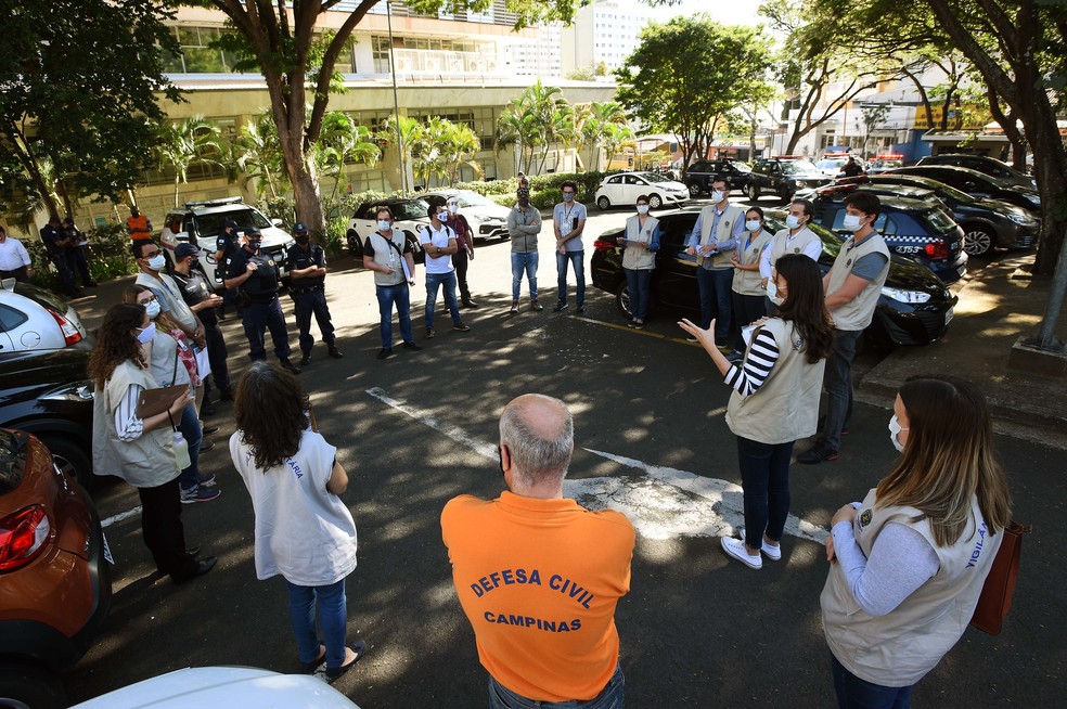 For&ccedil;a-tarefa contou com oito equipes, entre elas a Defesa Civil e o Procon &mdash; Foto: Carlos Bassan/Prefeitura de Campinas