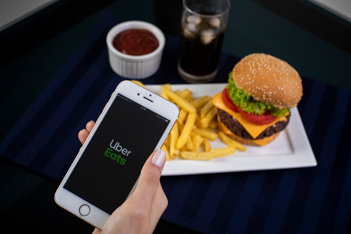 Black Friday do Uber Eats tem desconto em corridas e pedidos por R$ 1