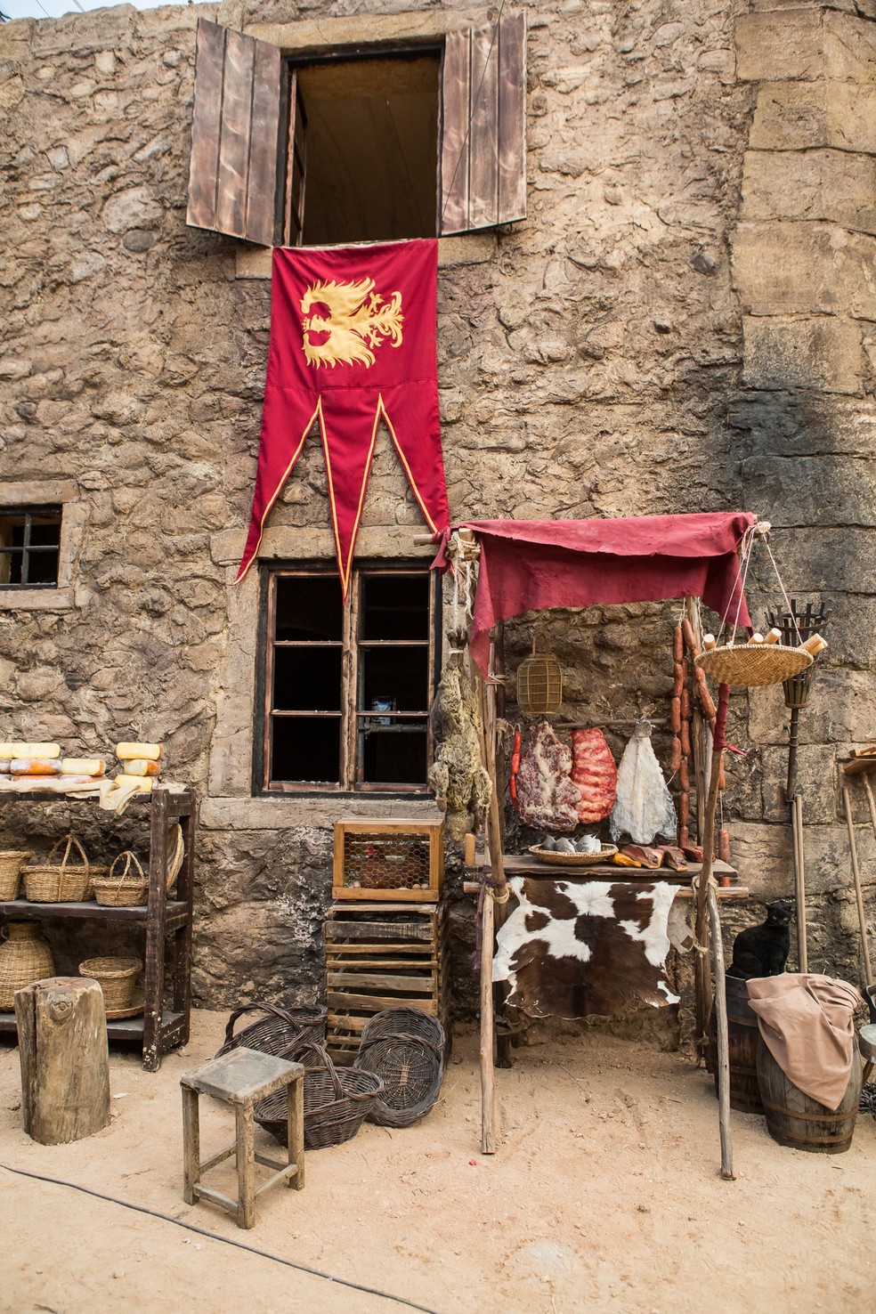 Cidade cenográfica recria a época medieval (Foto: Artur Meninea/Gshow)