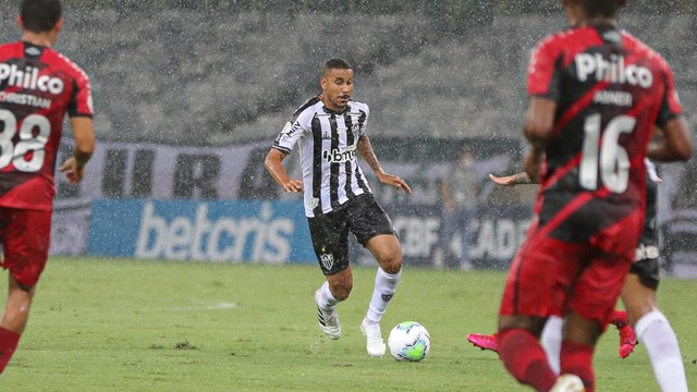 Atlético-MG finaliza 19 vezes, mas peca na pontaria e perde em casa