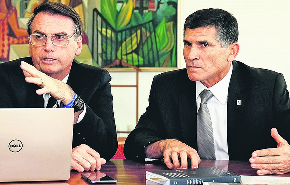 Suposta crítica a Bolsonaro fez Santos Cruz ser demitido do governo — Foto: Alan Santos/PR