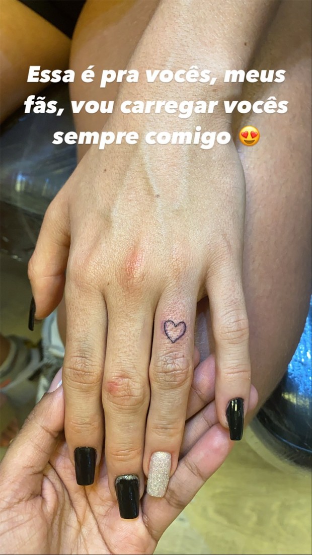 Gabi Martins mostra tatuagens novas na web (Foto: Reprodução / Instagram)
