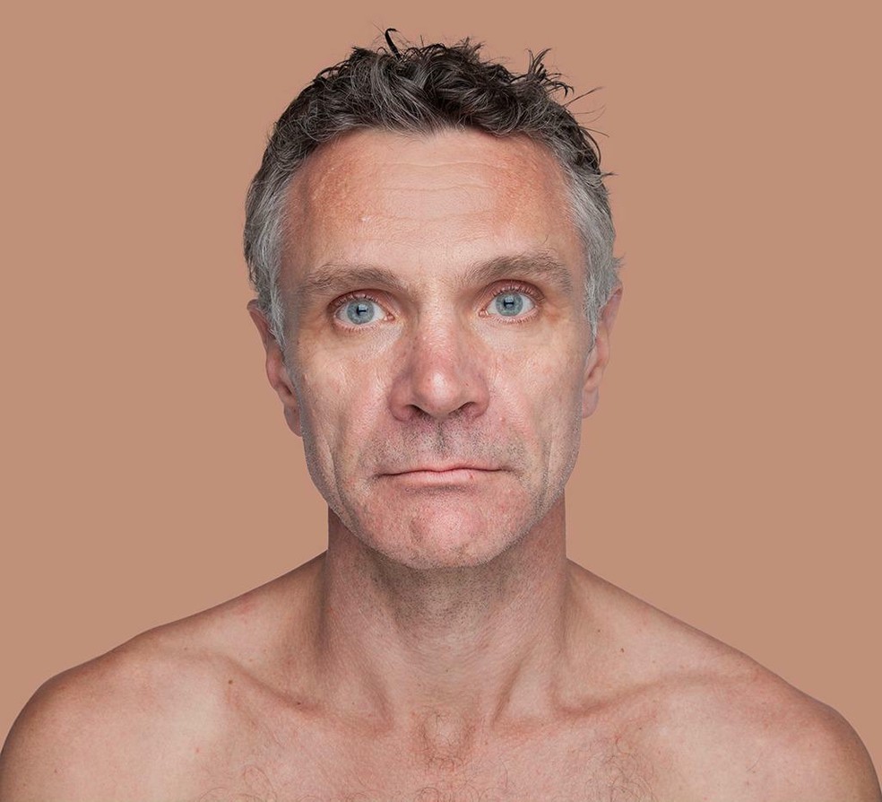 Foto de Dom colocada sobre o caixão — Foto: Reprodução