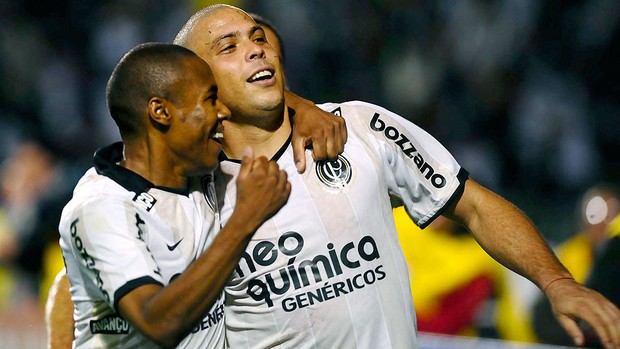 Jornalista diz: volta de Elias, no lugar  de Paulinho, seria ideal para o Timão