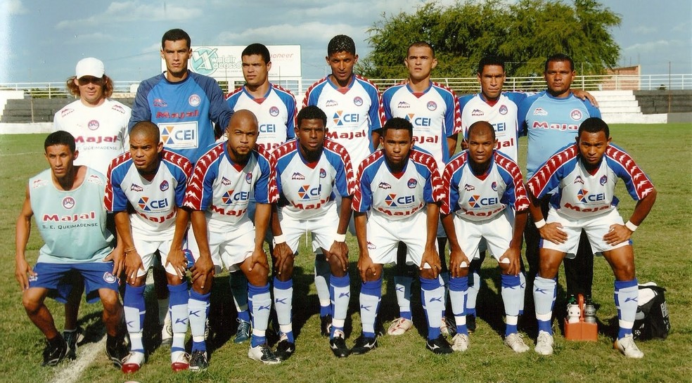 Time da Queimadense campeã do Campeonato Paraibano da segunda divisão estadual em 2007 — Foto: Divulgação / Saulo Ernesto