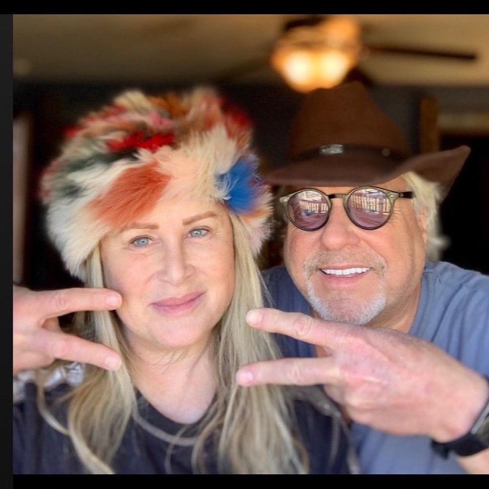 Kelly, irmã de Sharon Stone, e o marido Bruce estão com Covid-19 — Foto: Reprodução/Instagram/SharonStone