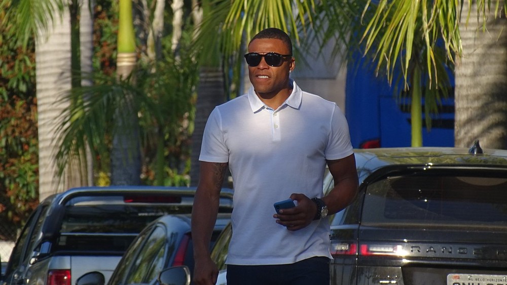 Júlio Baptista visitou os ex-companheiros de Cruzeiro na Toca da Raposa II