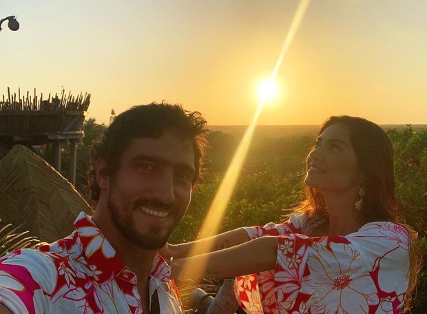 Renato óoes e Thaila Ayala (Foto: Reprodução / Instagram)