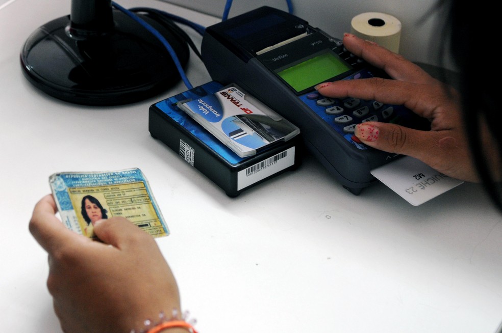 Passageiros reclamam de problemas na compra e recarga de Bilhete Único