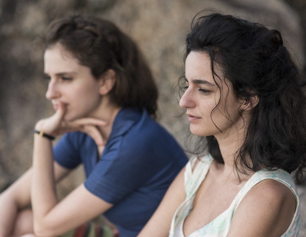 Carol Duarte e Julia Stockler: para criar a tensão da separação, as atrizes não podiam se encontrar no set (Foto: Bruno Porto)
