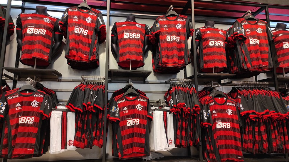 Novas peças expostas na loja oficial do Flamengo — Foto: Reprodução