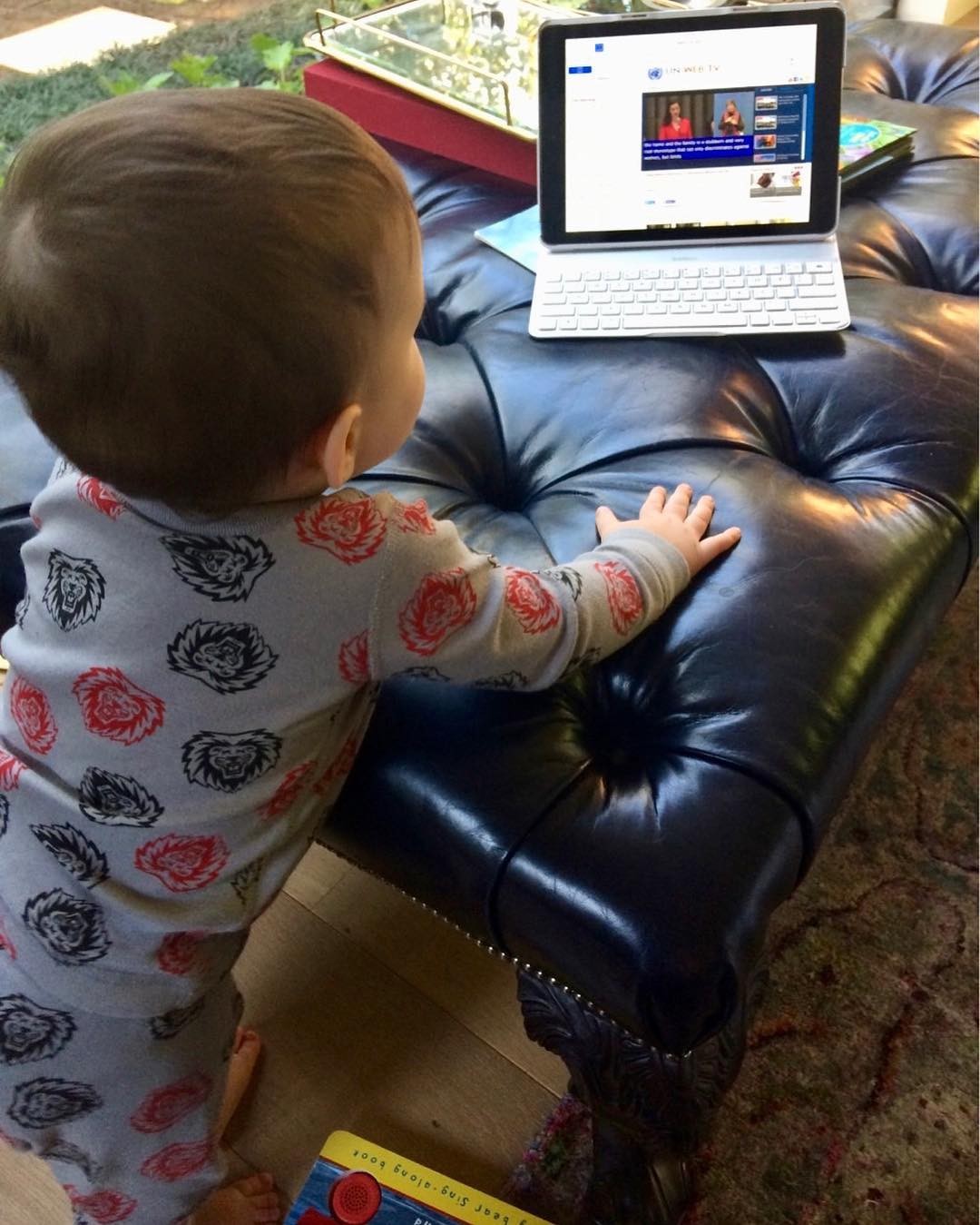 Jonathan, o filho mais velho de Anne Hathaway e Adam Shulman, em 2017 (Foto: Reprodução / Instagram)