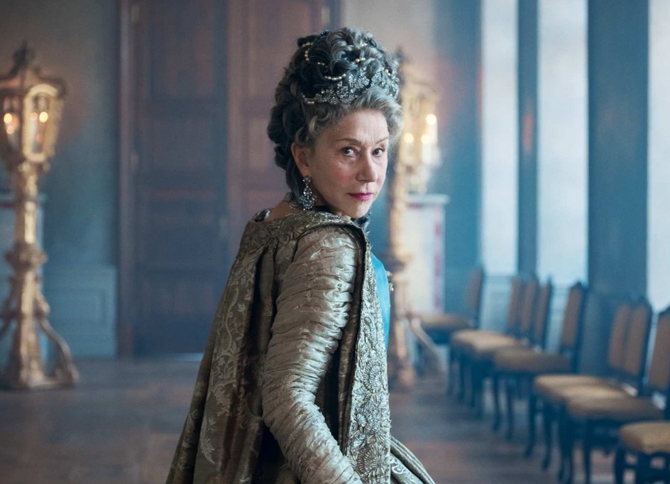 A atriz Helen Mirren em cena da série Catherine the Great   (Foto: Reprodução)