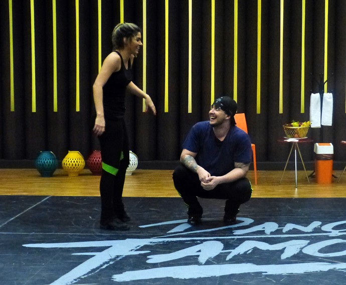 Bruno Boncini ri durante o treino com Aninha (Foto: Tatiana Helich / Gshow)