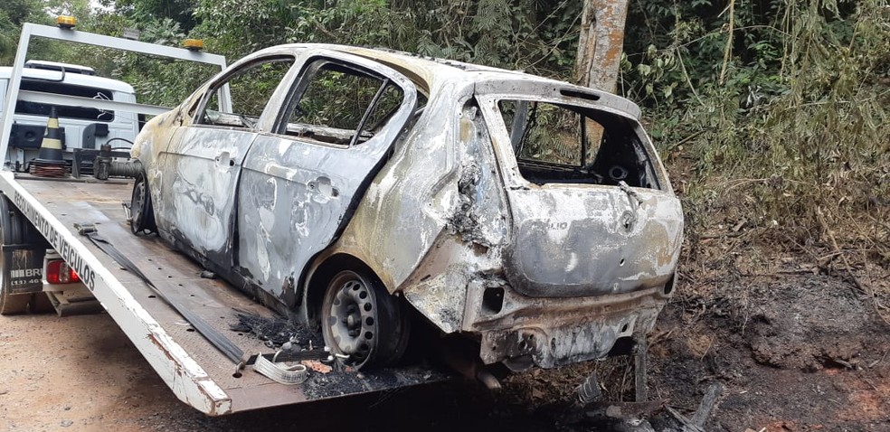 Corpo carbonizado é encontrado dentro de carro em São Roque — Foto: São Roque Notícias/Divulgação