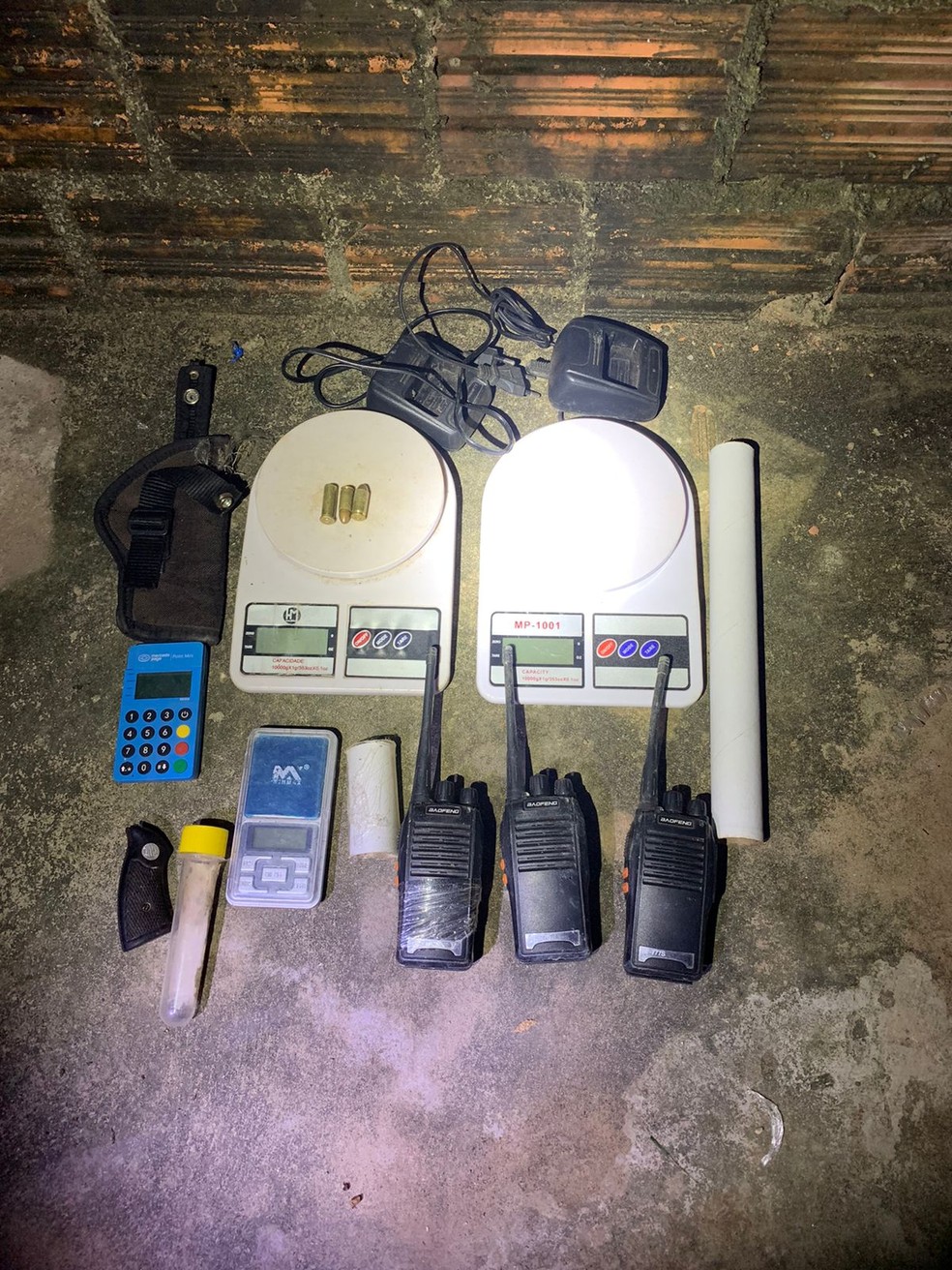Materiais apreendidos durante a operação policial — Foto: Divulgação/ Polícia Civil