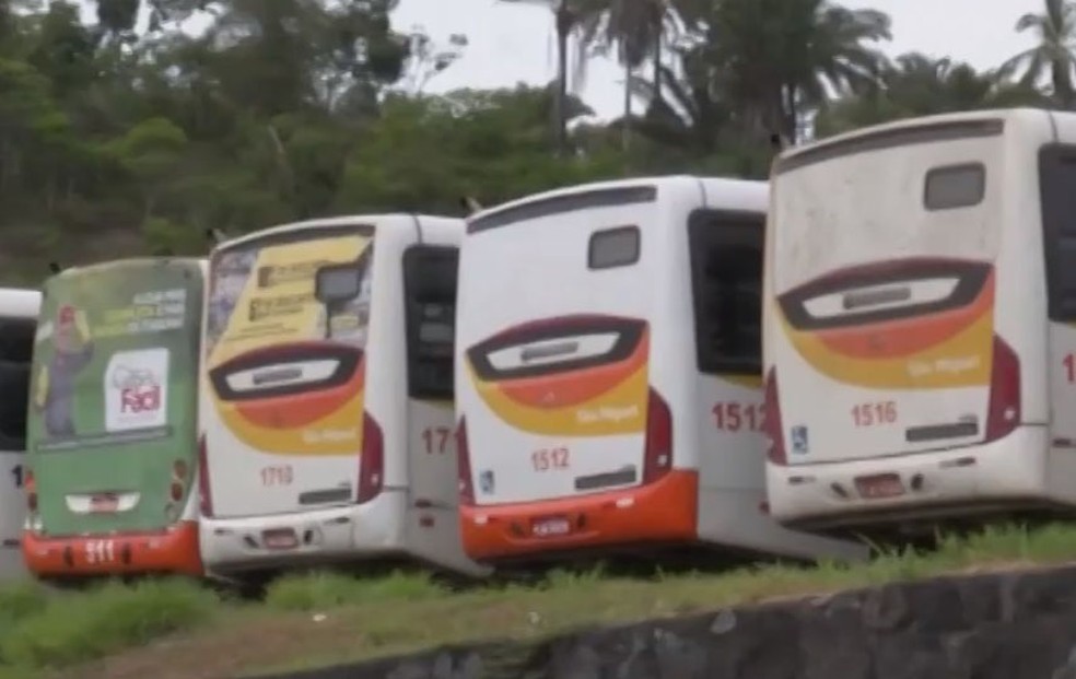 Parte dos rodoviários de Itabuna paralisa atividades e moradores ...