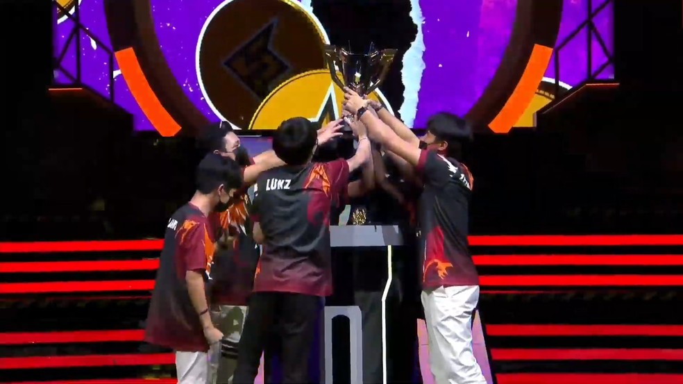 Mundial de Free Fire 2021: Phoenix Force reina e é campeã | free fire | ge