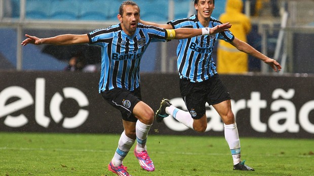 Redação AM: narrador exalta Barcos após gol nos acréscimos na Arena