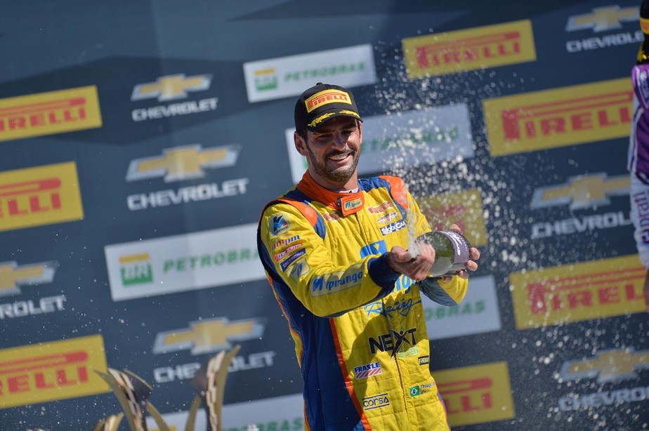 Em etapa marcada pela estratÃ©gia dos pneus, Camilo e Ricardo MaurÃ­cio vencem em Londrina