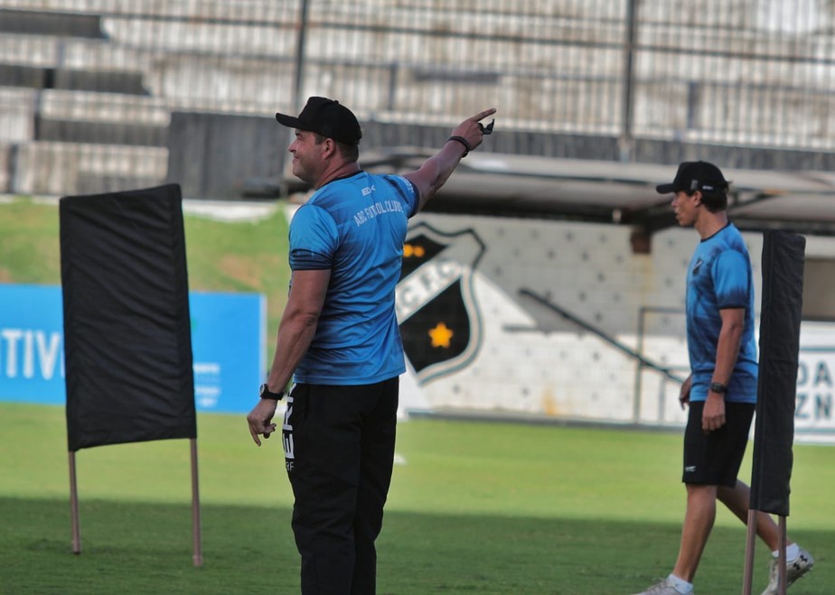 Roberto Fernandes nÃ£o crava substituto de Ivan e deve mudar o ataque do ABC