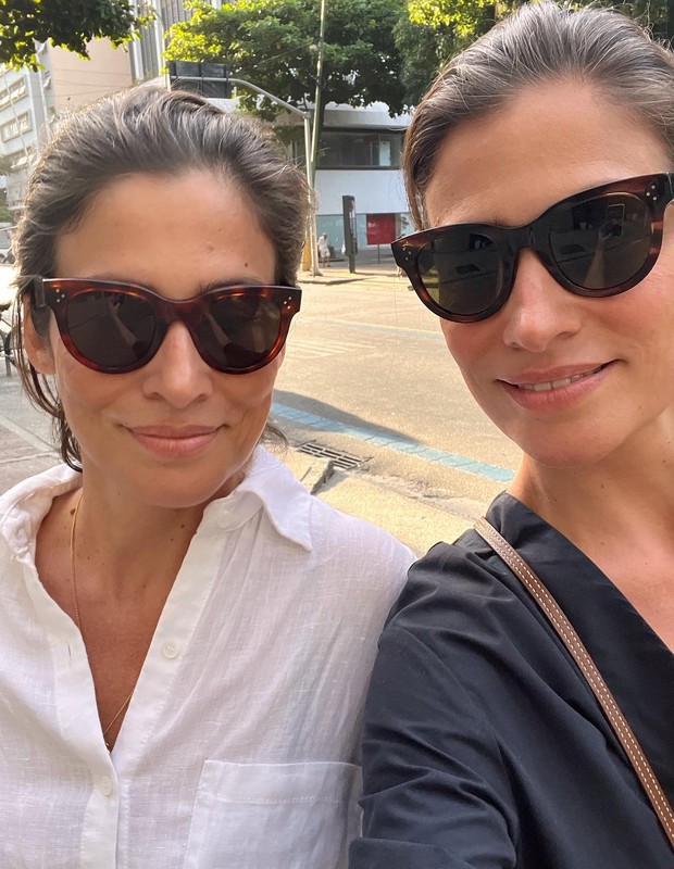 As irmãs gêmeas Lanza Mazza e Renata Vasconcellos (Foto: Reprodução/Instagram)
