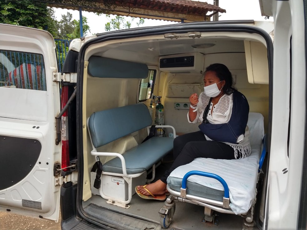 Jaílma do Nascimento é mãe de Pablo Nascimento Vieira, internado no João XXIII — Foto: Pedro Chimicatti/TV Globo 