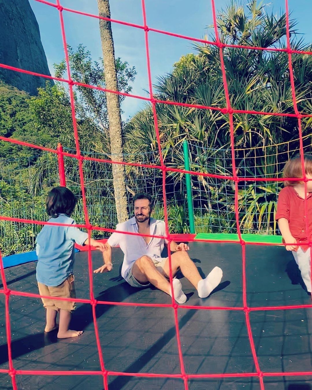 Thales Bretas e os filhos Gael e Romeu (Foto: Reprodução Instagram)