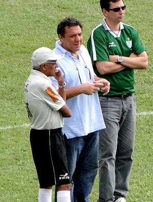 Givanildo Oliveira com o presidente Marcos Salum do América-MG (Foto: Ana Paula Moreira / Globoesporte.com)