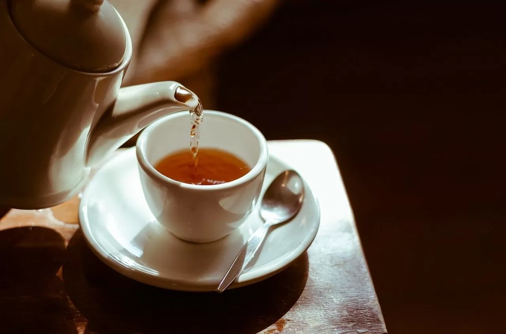 O consumo recomendado do chá de alecrim deve ser de até uma caneca por dia  — Foto: Reprodução/Internet