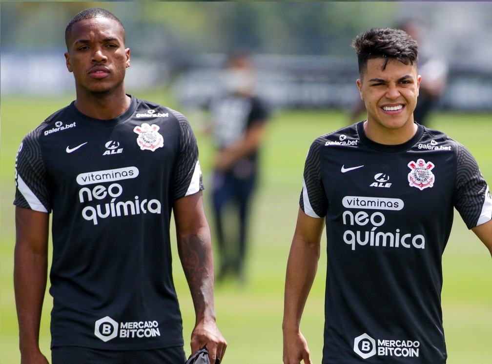 Corinthians abre negociações para renovar com Roni e Xavier
