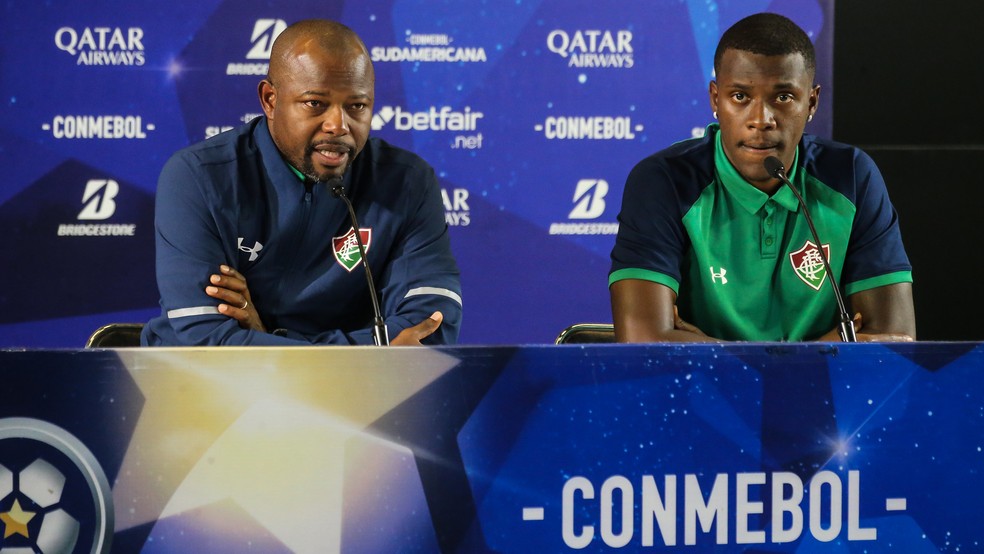 Marcão e Frazan em coletiva pós-jogo — Foto: Lucas Merçon / Fluminense