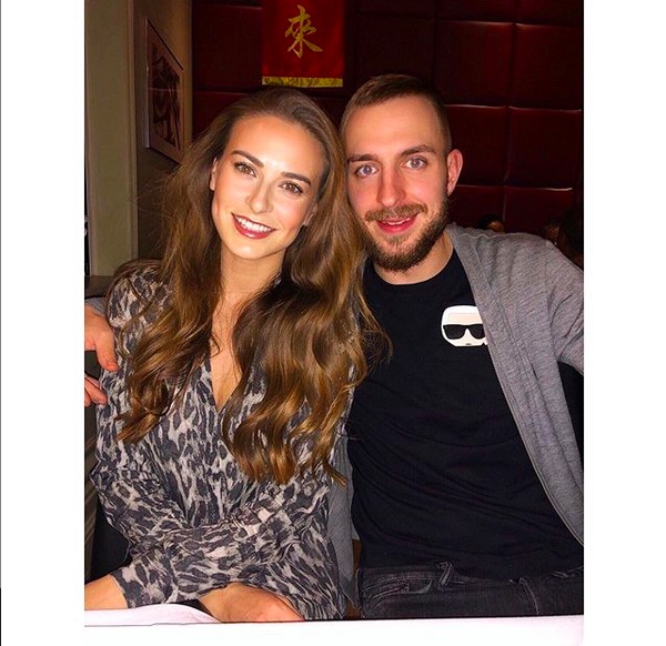O jogador tcheco Jiri Skalak com a esposa (Foto: Instagram)