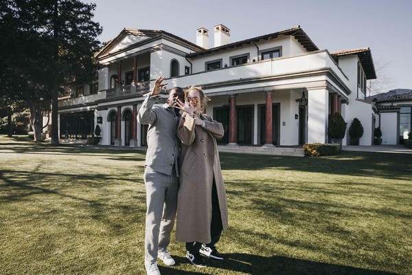 Adele e Rich Paul em sua nova casa (Foto: reprodução instagram)