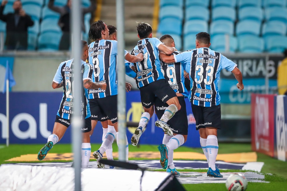 Grêmio comemora vitória na Série B — Foto: Lucas Uebel/Grêmio