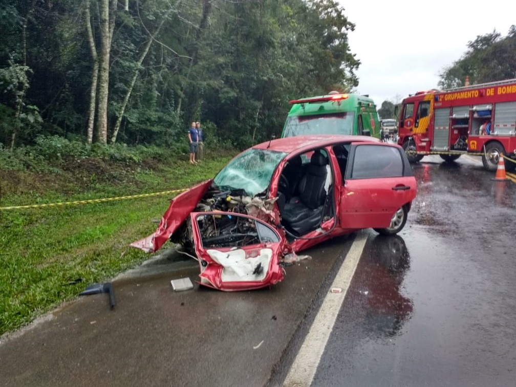 VeÃ­culos bateram de frente, na BR-373, em Guamiranga  (Foto: RÃ¡dio Copas Verdes/DivulgaÃ§Ã£o )