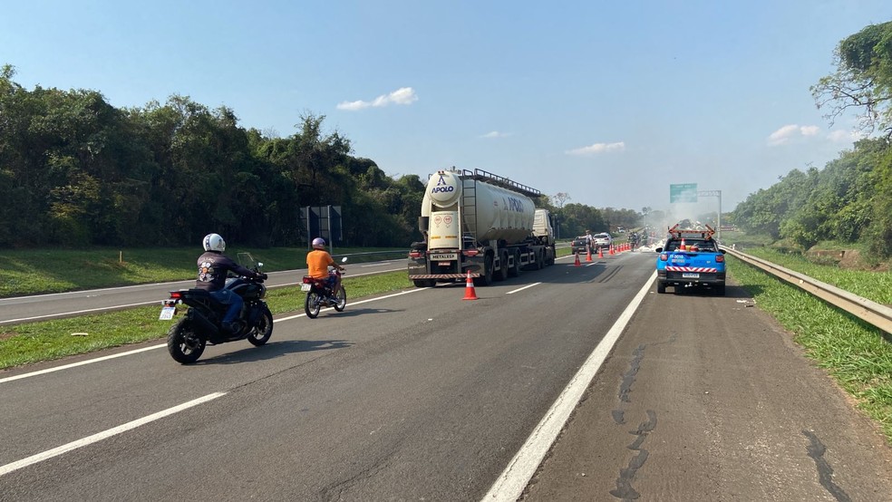 Pista em Bauru foi parcialmente liberada  — Foto: Gabriela Milanezi/TV TEM
