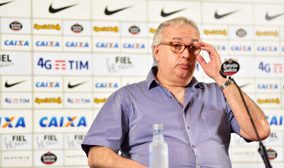 Roberto de Andrade, presidente do Corinthians, tem mandato até fevereiro de 2018 (Foto: Marcos Ribolli)