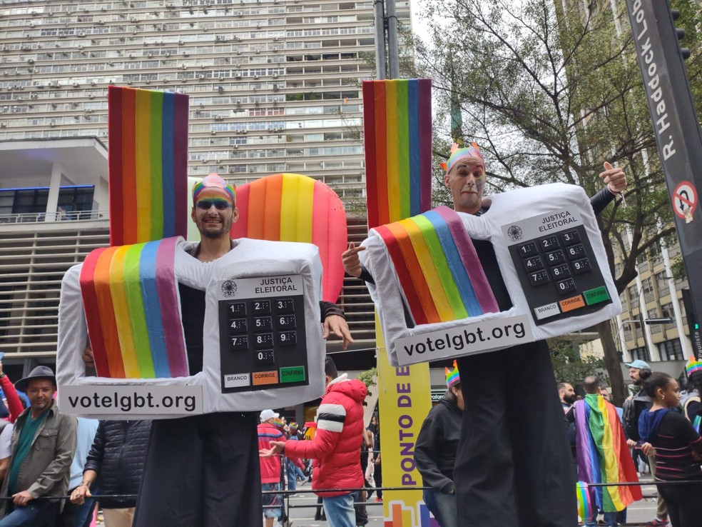 Público na Parada LGBT+ — Foto: Arthur Stabile/g1