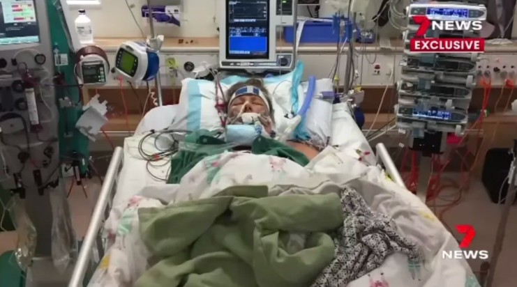 Leana Stendell acordou vomitando uma manhã e, em poucas horas, foi colocada em coma (Foto: Reprodução/7News)