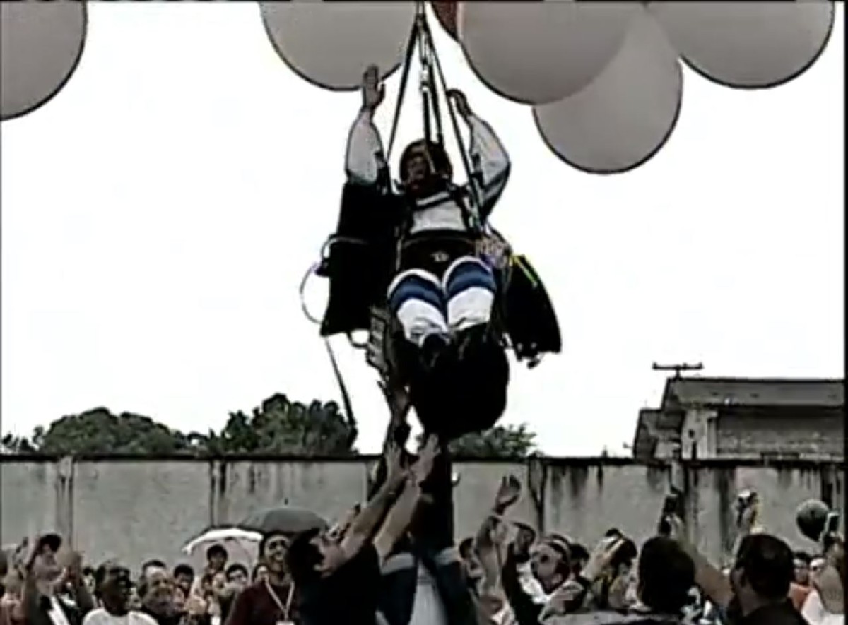 Após 10 anos, missa no Paraná homenageia padre que morreu ao voar com balões 'ele ainda é muito